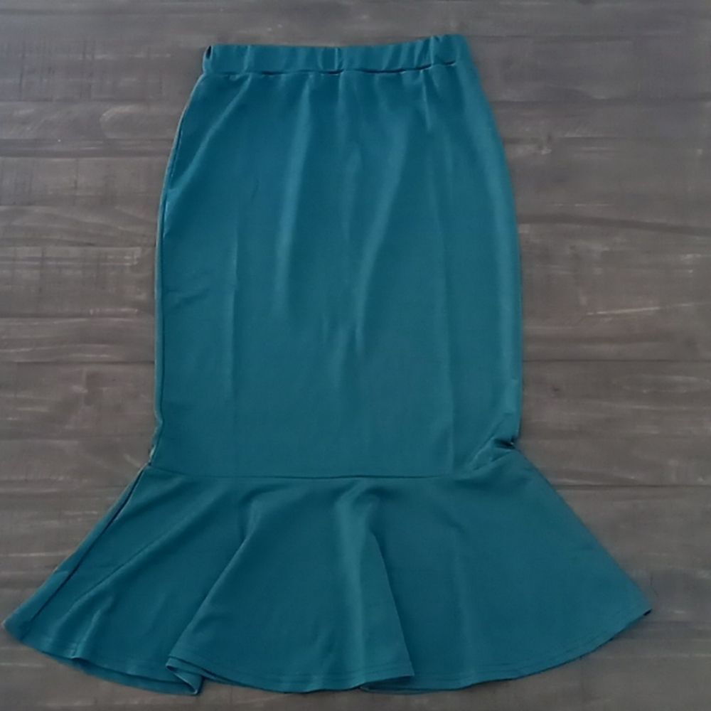 Midi forest green skirt size 4